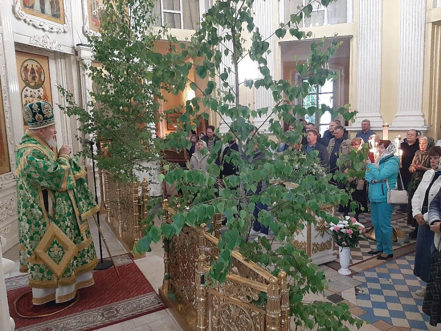 Праздник Святой Троицы в Преображенском кафедральном соборе Балашихи